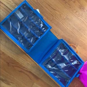 Slylander giant carry and display case